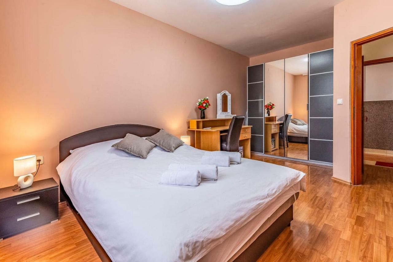 All Seasons Apartment Pula Bagian luar foto