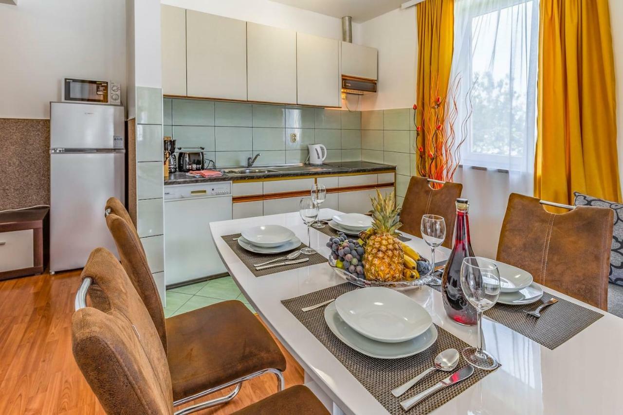 All Seasons Apartment Pula Bagian luar foto