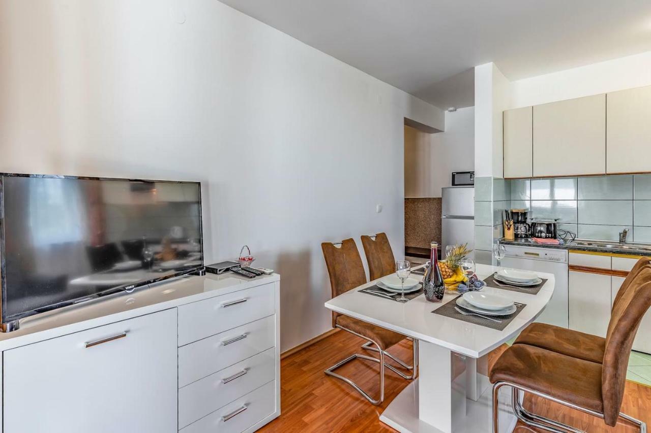 All Seasons Apartment Pula Bagian luar foto